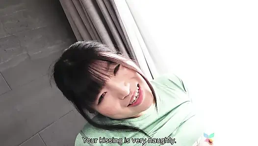 Kaho Hamazaki bir öğleden sonra çıplak oynamak isteyen sevimli ofis kızımız