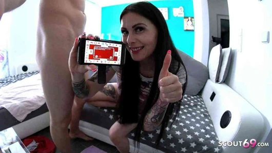 Alman amatör çift seks uygulamasını kullanıyor - gerçek anal dölleme seks