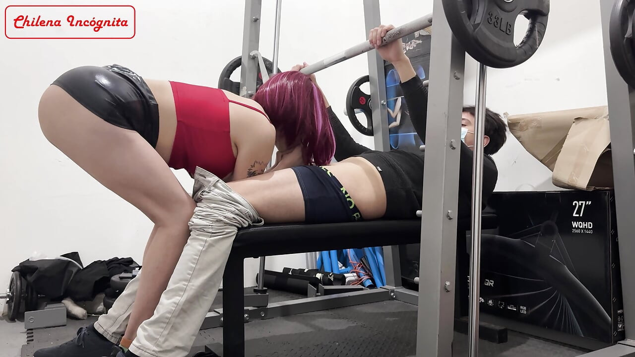 Spor salonunda ve antrenörümde