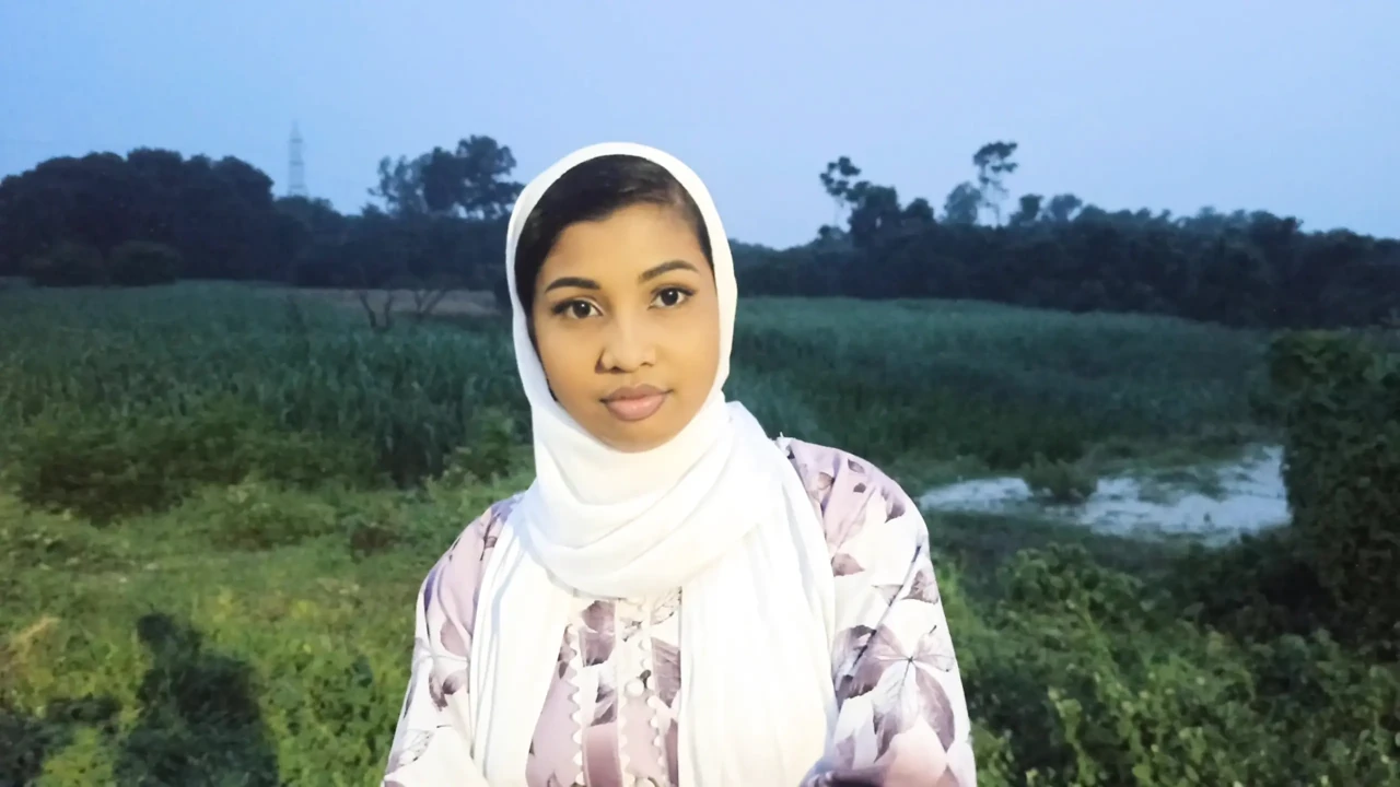 Sexy_Toma Desi viser smukke bryster og fingerer fisse alene tid til fræk udendørs sexvideo