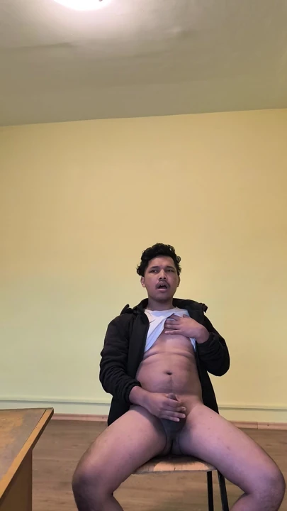 Wogly mastürbasyon yapıyor