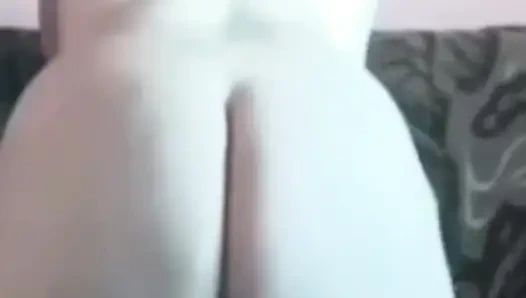 Şişman götle twerk yapıyor