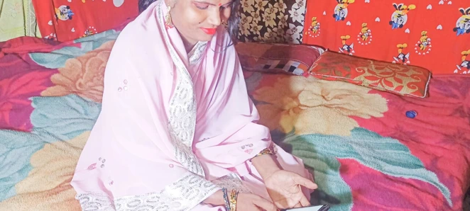 Yeni yıl 2024 Hintli güzel yengenin harika göt sikişi. Hintçe ses.