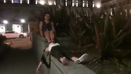 Kokmuş ayaklarımı kokla