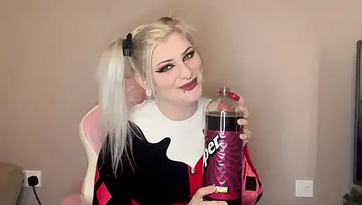 Geğirmemeye çalış Harley Quinn Cosplay