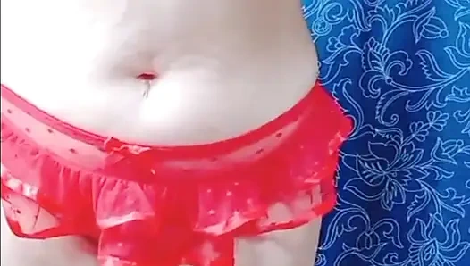 Ateşli evli kadın Sabrinahole seksi iç çamaşırlarını deniyor-şehvetli samimi şov