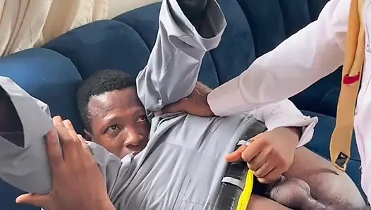 Ofis patronum beni sikiyor