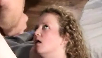 Milf verir bir oral seks ve gets bir yüz