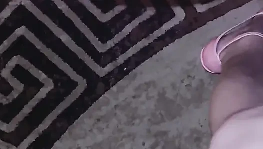 Pembe Elbiseli Biseksüel Çift