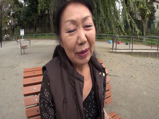 M784g10 seks yapmak ve av'de görünmek istiyorum! Her yerde gibi görünen sıradan bir teyze aktöre açık içgüdüleriyle zevk seks yapıyor!