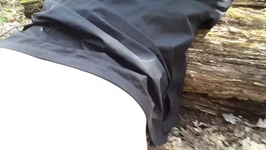 Hile sürtük erkek arkadaşının evinin arkasında hızlı yük alır