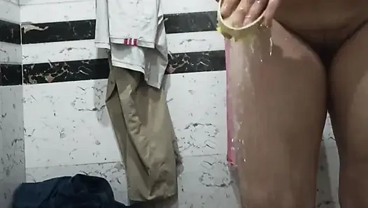 Priya bhabi tuvalet temiz videosu