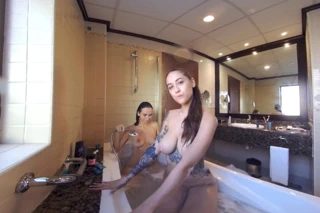 Busty amatör lezbiyenler yapma dışarı içinde bu stasyq vr video