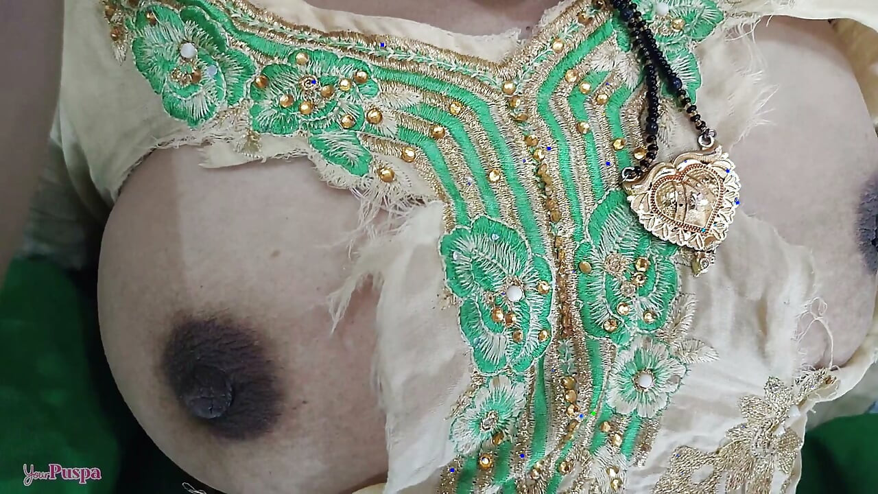Süper seksi büyük memeli ateşli hizmetçim, terfi için benimle seks teklif ediyor, tam romantik, Hintçe kirli sesli seks