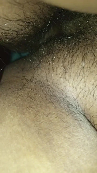 Üniversiteli kız bakire sıkı amcığıyla sert sikiş videosu | Klip 1