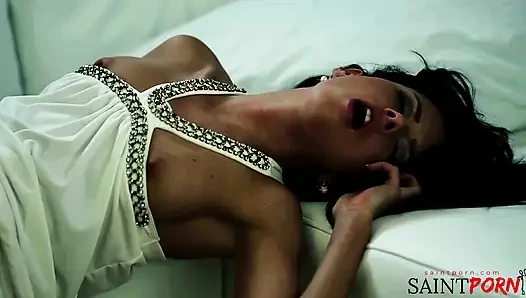 Gina Devine bütün gece sikişebilir