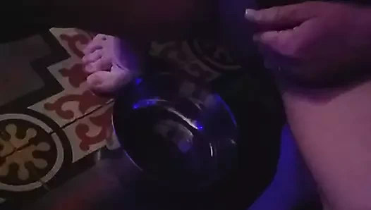 Chaude sallope işemek devant oğul soumis