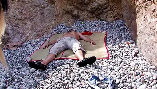 Lidya Rogue şimdiye kadar gördüğün en iyi üçlü grup sekste