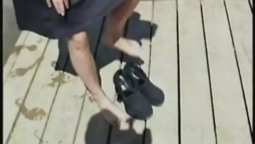 Blondes Teen am See zum ficken ueberedet