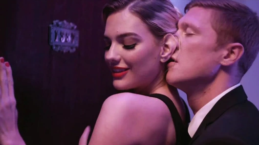 Daha derin. yırtıcı hayvan kenna james yeni avını Oliver'da buldu