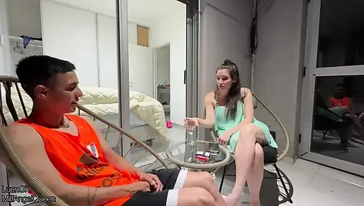 Yeni Yıl'ı kutladıktan sonra üvey annemi anal ile seviştim / LuenOk x MilfAngelQueen