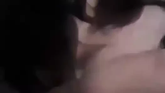 Müşterim göğüslerini gösteriyor