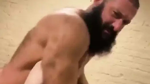 Sıcak sakallı muscle erkekler sikme