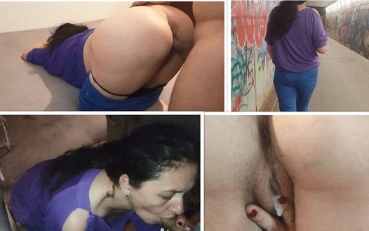Orta yaşlı seksi kadın bana sakso çekiyor ve döllenmek için benimle eve geliyor