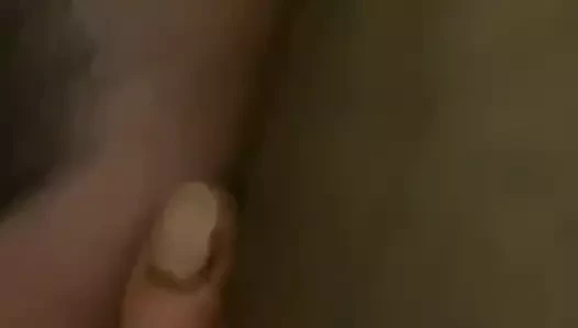 İri güzel kadın götümü yalıyor