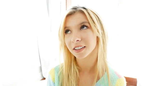 21 yaşındaki deve toynağı amcıklı genç rüya sarışın kenzie reeves kremsi üvey kız kabarık amcık