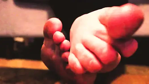 Sakso fahişelerine mastürbasyon yaparken yakalandın şimdi dediğimi yap yoksa