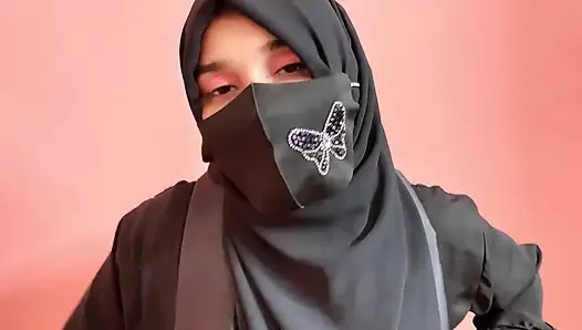 Sexy girl is come to my house for hard fucking