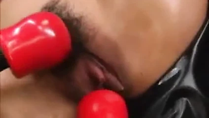 Çığlık atan Asya genç yapılmış için orgazm