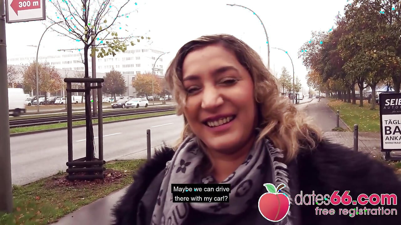 Açık havada! Ateşli orta yaşlı seksi kadın Danka Diamond Berlin'de rando ile sikişiyor! (İngilizce)