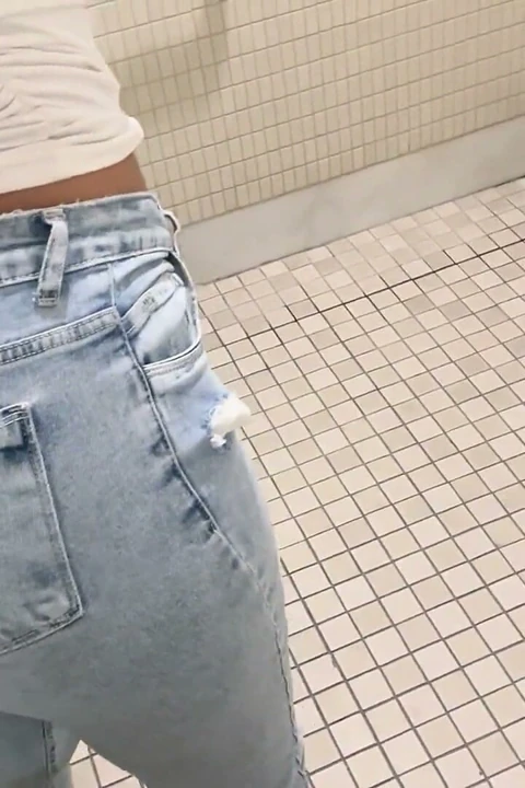 İş yerinde banyoda mastürbasyon yaptım