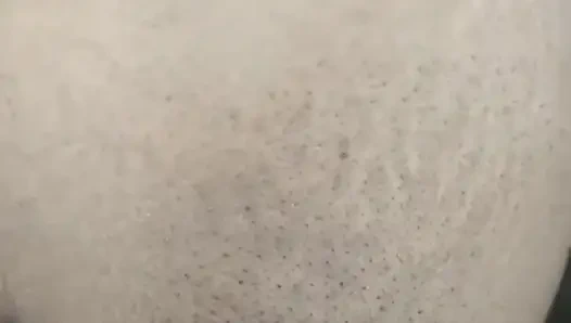 Hintli hizmetçi günde iki kez çiftliğinde sahibiyle domalarak seks yapıyor