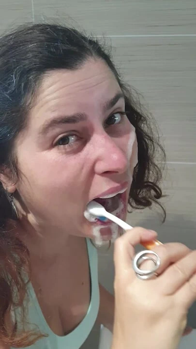 Stupid Stepdaughter Brushes Her Teeth with Cum, Stepdaddy Cheated Her