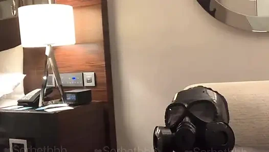 Asyalı lateks mastürbasyon ve büyük meme oynuyor