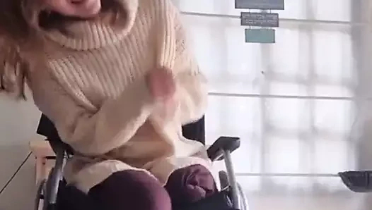 tekerlekli sandalyede ampute