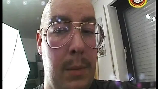 Alman Kapılarının Arkasında Özenle Siktir Edilir - Tam Film