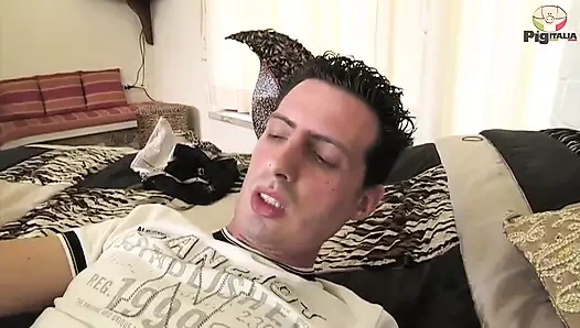 Claudia Valentini amici d'italia filminden 02 sahnesinde bir sürtük gibi sikişmek ve zevk almak isteyen cinsel zevkin sevgilisi