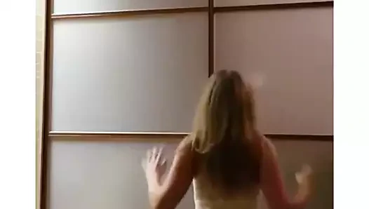 Julia kul best twerk