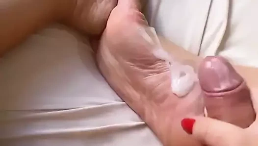 Bebeğim, ayaklarımı temizler misin lütfen?!