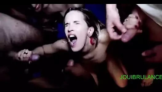 LA PETITE BALADE DANS LES BOIS APRES AVOIR VU SA BARBE BLEU