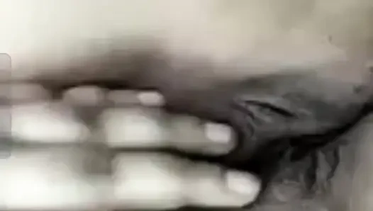 Sakso yüksek sınıf Delhili kız görüntülü görüşme sakso çekiyor.