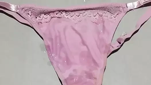 Cum yük üzerinde pembe maşa