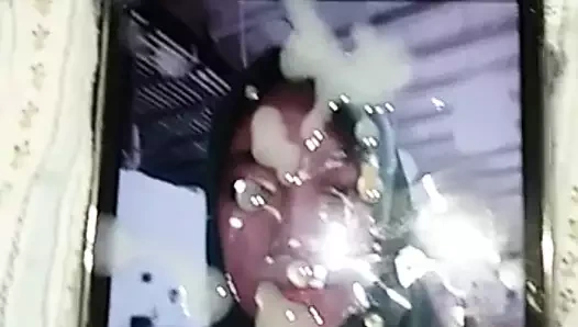 Tesettürlü büyük memeli kız