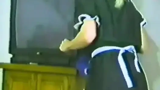 Seksi sarışın hizmetçi ev sahibi tarafından sikiliyor