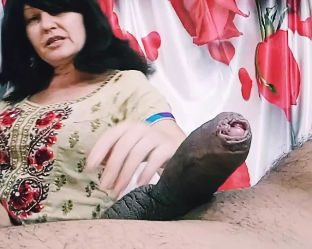 Süper sürtük orta yaşlı seksi kadın tarafından büyük zenci yarağı