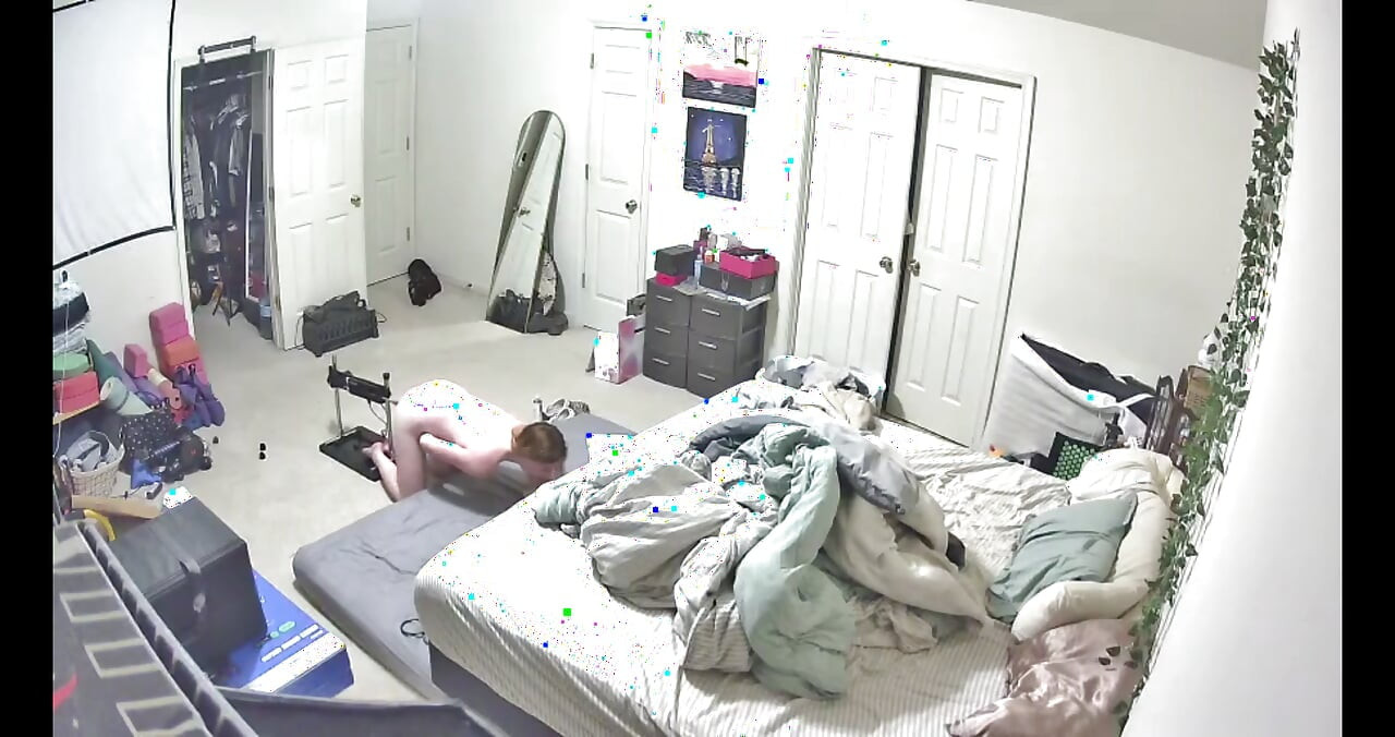 Mom caught using huge fuck machine
